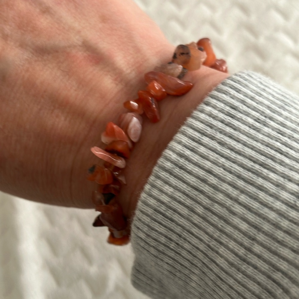 Aghata carnelian chip natural gemstone crystal bracelet
